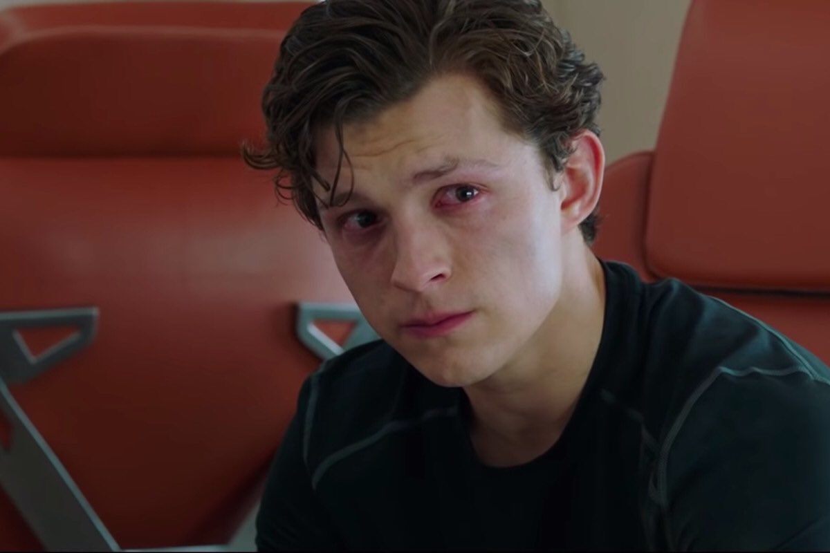 ST3memes's tweet photo. When you finish watching #StrangerThings3 https://t.co/ffk4SqOY6C