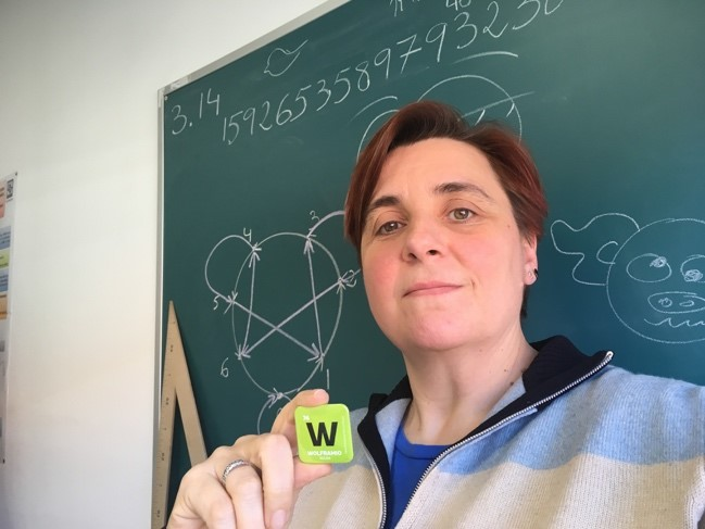 hebusto's tweet photo. El elemento favorito de @cjgestal, matemática de @unirioja: "Mi elemento favorito es el cloro, no sé si por el nombre (ni clara ni cloro), por su número atómico (el 17, uno de mis primos preferidos) o por formar parte de la sal de la vida ;-)" https://t.co/7d6KCAruPa https://t.co/k2uTTHsSvR