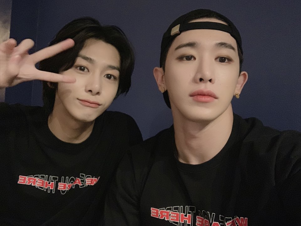 OfficialMONSTAX's tweet photo. [#원호] 파리잘도착했어요!! 어제 네덜란드 고마워요!! https://t.co/XyuzCdHy5v