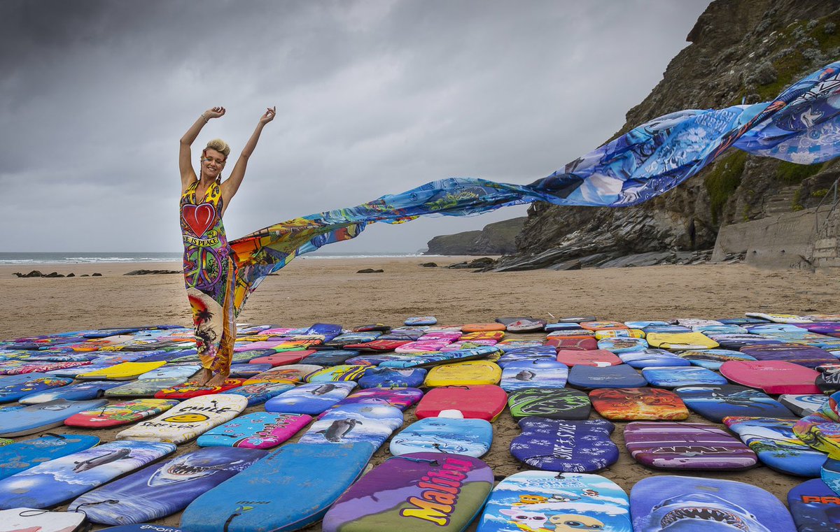 LindaEcoDesign's tweet image. If only the #waveofwaste dress had been enough. Can’t believe it’s still going on, particularly as the other options are better for people and planet. Hire a great board or buy one to last. Win win. Photo Clive Symm. Bodyboards @KeepBritainTidy @BeachCareSW