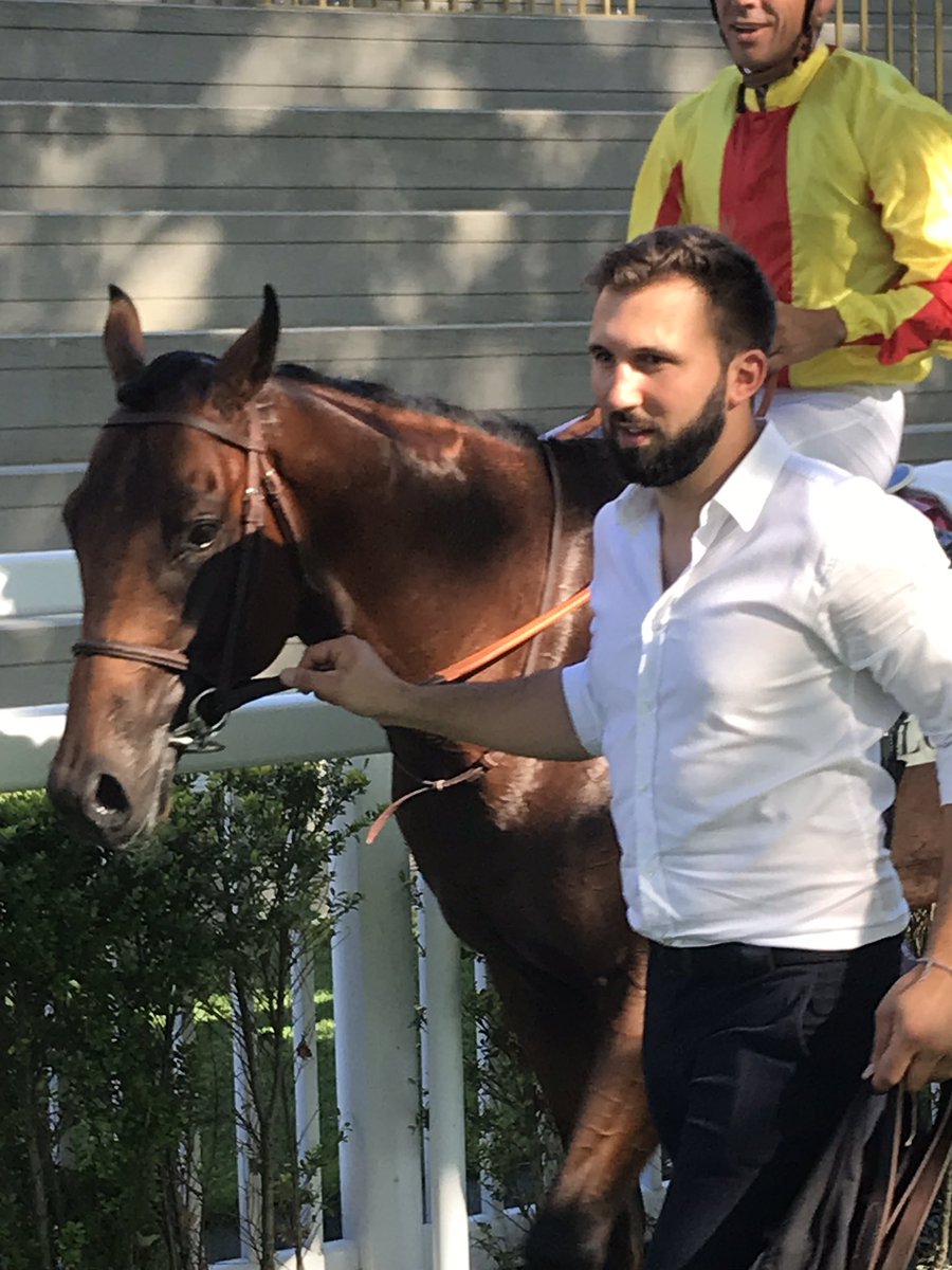 EcurieVivaldi's tweet photo. Nous sommes fiers et ravis de la performance de notre petit champion #JedhaMan qui prend une courageuse 2e place dans un Classe 2 ce soir à @longchamp_paris, certainement par un très bon cheval. Merci @teamchferland et @Auge95721194 pour ces bons moments ! https://t.co/oi3aLM1y5q