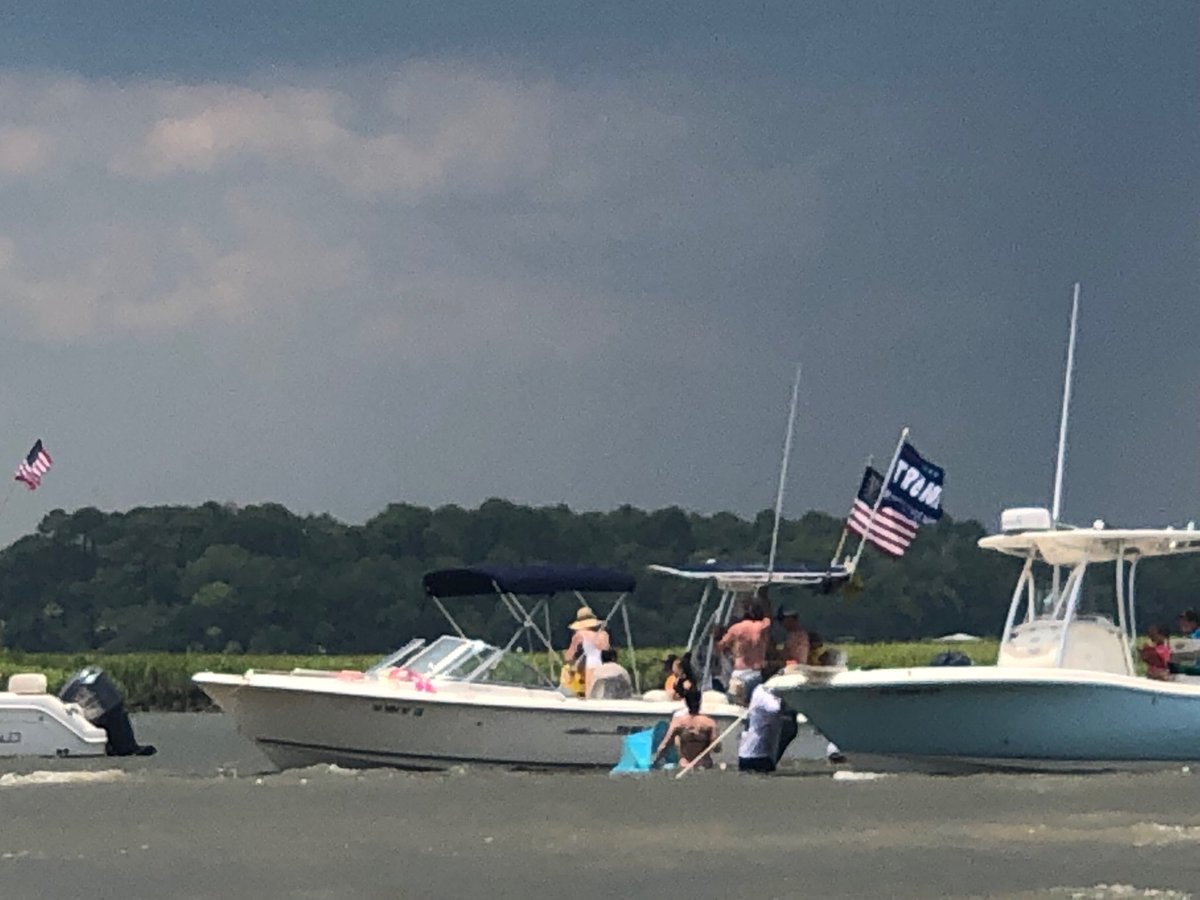 nisegrimm93's tweet photo. More pride on display of our Country, Flag 🇺🇸& President #Trump4thofJuly #GodBlessTheUSA #ILoveSouthCarolina #ThisIsTrumpCountry https://t.co/Jo2AeAS8ZF