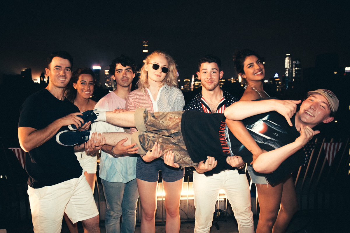 nickjonas's tweet image. Last year at our 4th of July bbq. Hope everyone is having a great day. #family