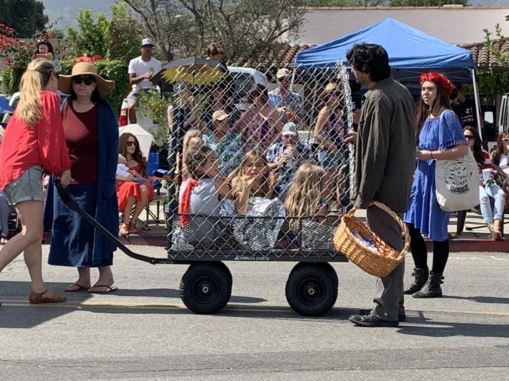 jacobsoboroff's tweet photo. 4th of July parade in Ojai, CA. https://t.co/HPdvP1cEIk