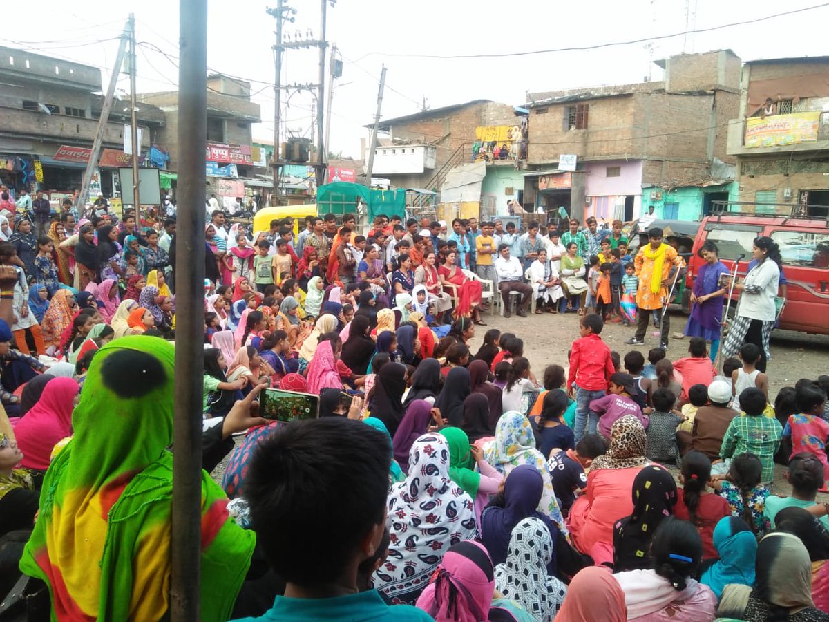 Sandhya7vyas's tweet photo. Nukkad Natak Beti Bachao ,Beti Padao at Khajarana Indore https://t.co/XqioC6MFp6