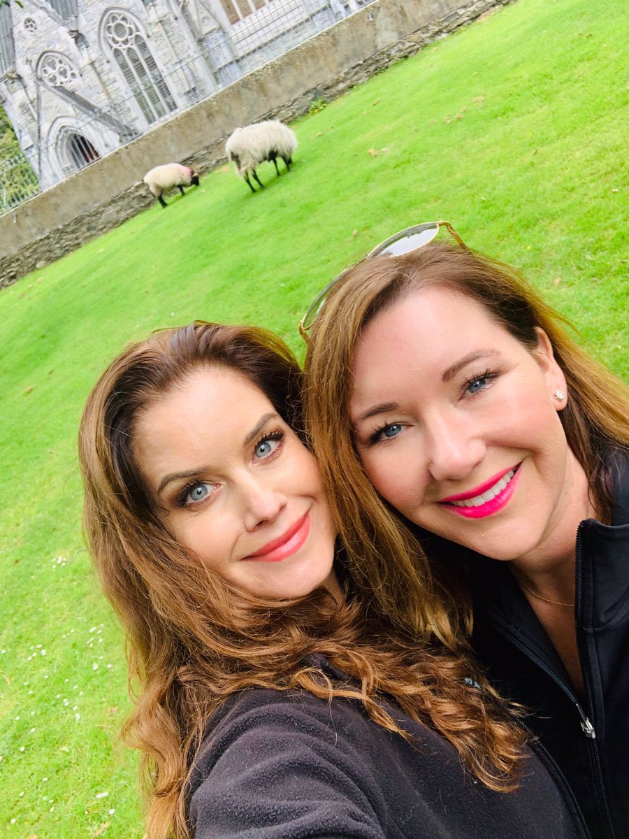 CaptainCarrieP's tweet photo. We were #photobombed by #strangemen & #sheep Bahahahahaha 😂 #bah 🐏🐏🐏 #Connemara #Galway #KylemoreAbbey #ireland 🍀#ConnemerawiththeCarries https://t.co/BQYHyHutLj