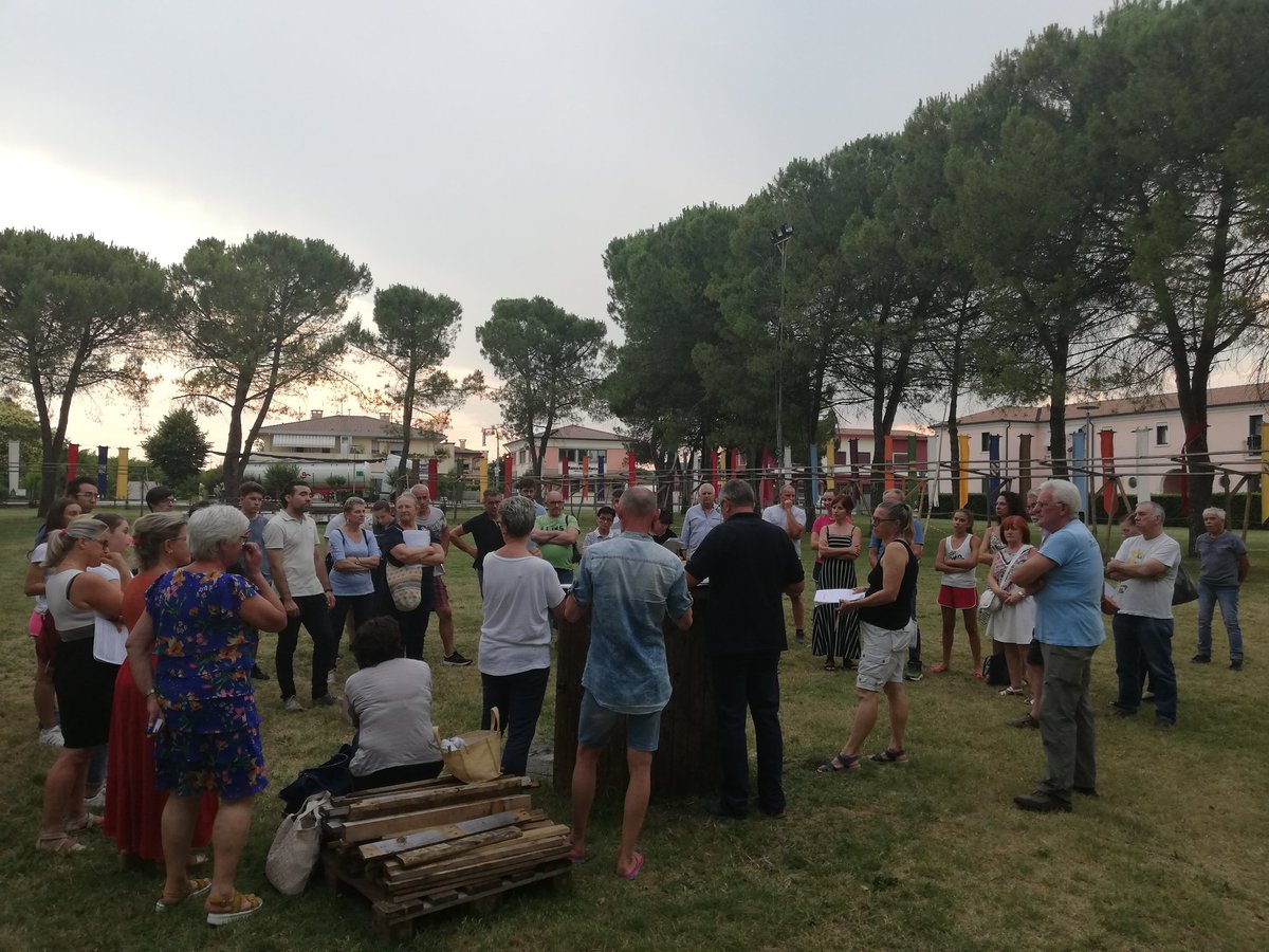 AnticaFiera's tweet photo. Incontro pre banchetto 😉 sabato il nostro annuale BANCHETTO MEDIEVALE! Sarà possibile assistere anche dall'esterno 🎉 #anticafiera https://t.co/1STqUaAIQy