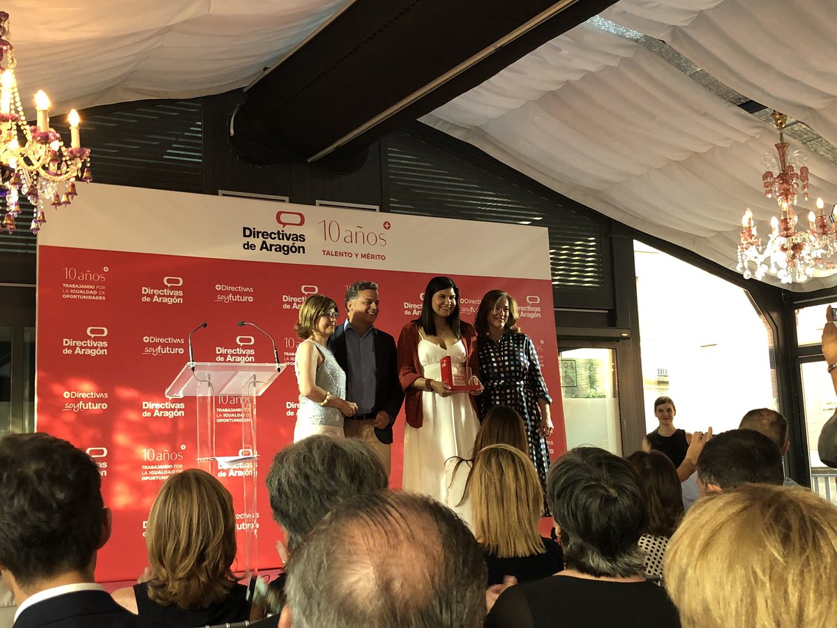 Celebrando 10 años de #talentoymerito con <a href="/Inycom/">INYCOM</a> <a href="/bcalvoperez/">Beatriz Calvo</a> <a href="/MoretRocio/">Rocio Alvarez Moret</a> y  <a href="/Directivas_ARGN/">Directivas de Aragon</a> Nos acompaña nuestro Director General José Luis Latorre. Felicidades a todos los premiados!!