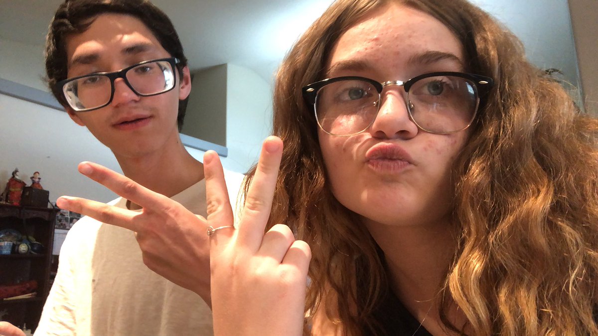 Nyaniblade's tweet image. #smokingcrack 😜😜 @bullockalyssa10