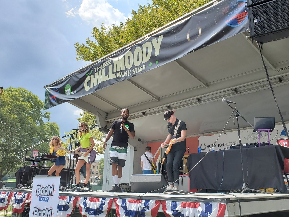 .<a href="/ChillMoody/">Chill Moody</a> just joined <a href="/NalaniSarina/">Nalani & Sarina</a> on stage! 

Don't miss his set at 5pm!