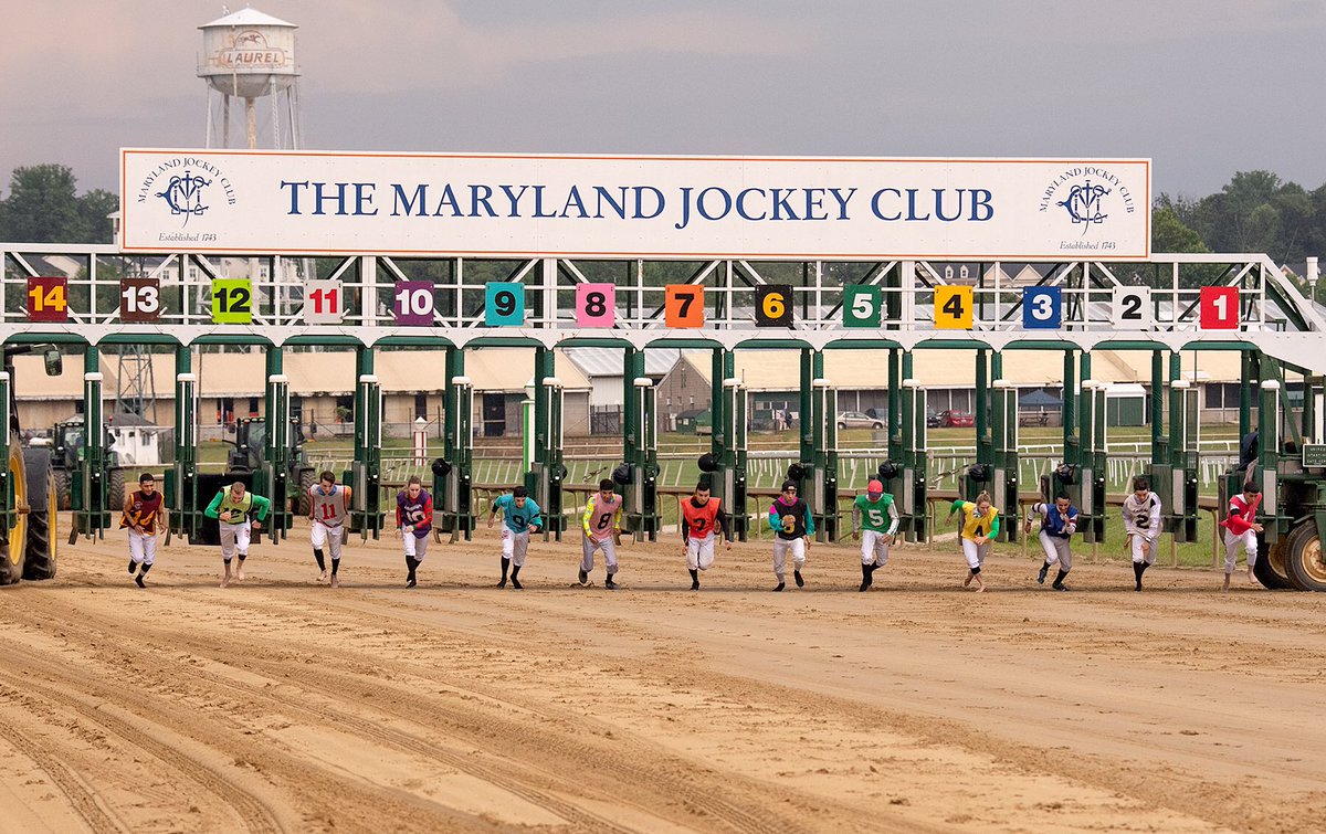 LaurelPark's tweet photo. And they’re off...in a foot race. Angel Cruz takes the #PDJF Jockey Dash! #LaurelPark https://t.co/tZuiKZXFuX