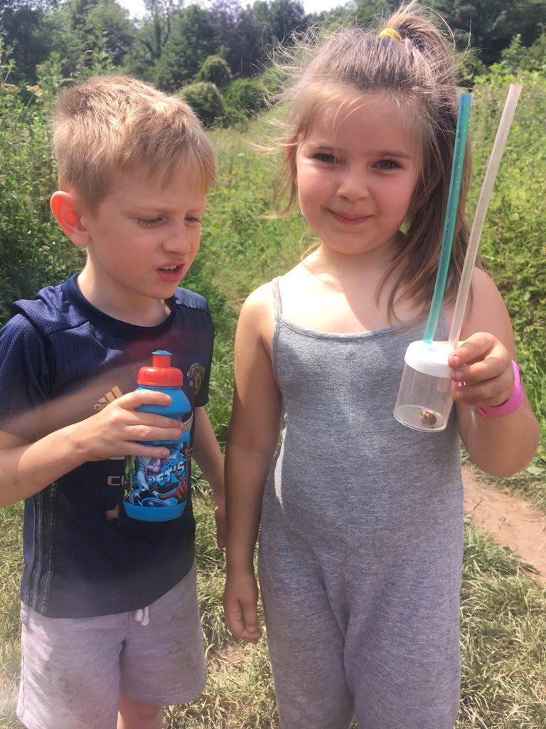 PeafieldClum's tweet photo. Bug hunting by the river 🐜 🐛 https://t.co/wwqV4sVbn3