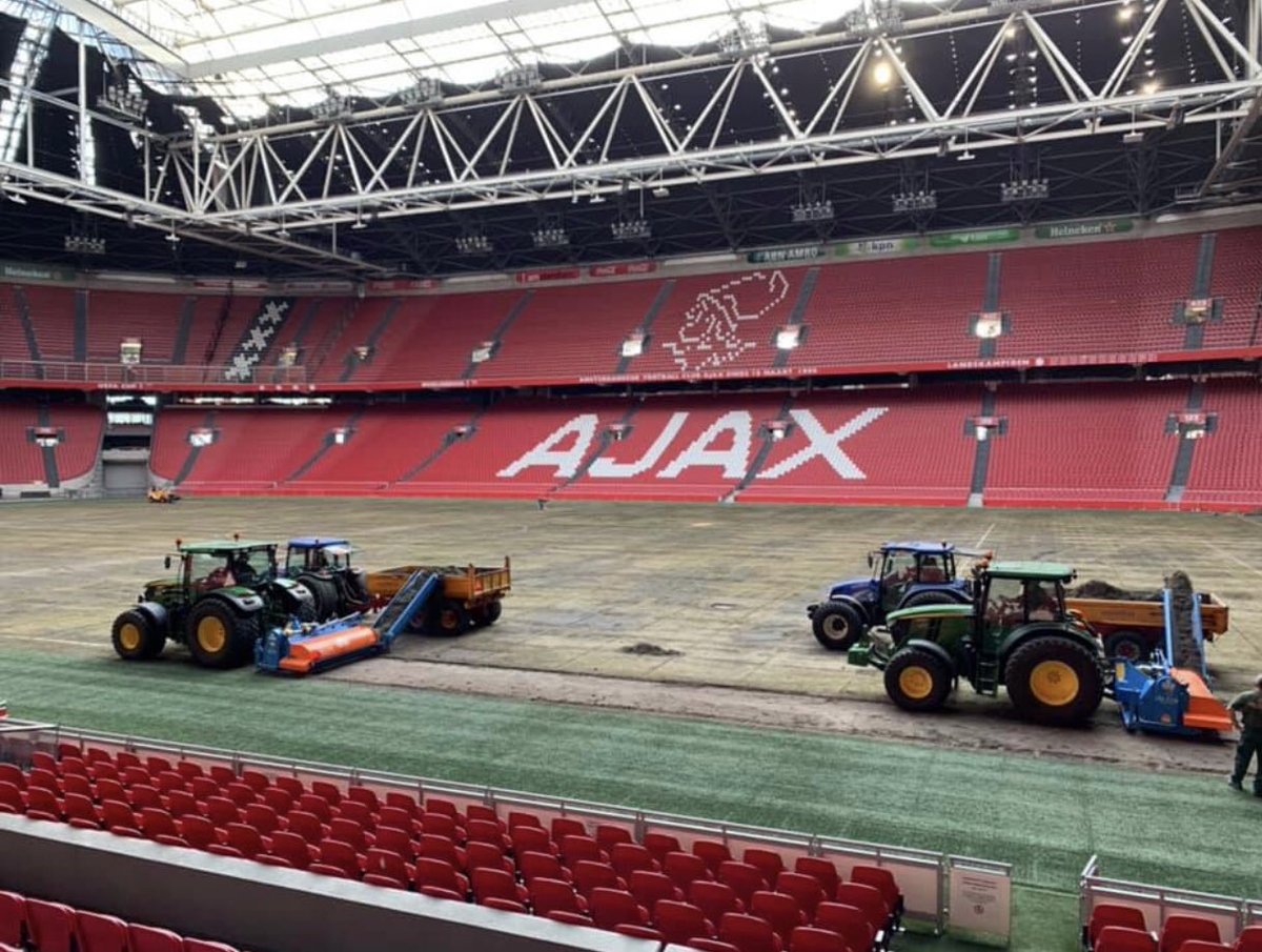 Nice job removing surface @enk_groenengolf <a href="/AFCAjax/">AFC Ajax</a> <a href="/FieldturfB/">FieldTurf Benelux</a> gkbmachines.com/combinator