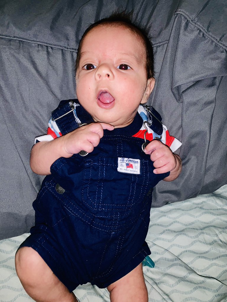 MeinekeKendall's tweet photo. Mommyβs firecracker isnβt feeling good this 4th of July, but spending the day cuddling my little love is greater than any firework showβ€οΈ #firstfourthofjuly https://t.co/vWhv37rEuJ