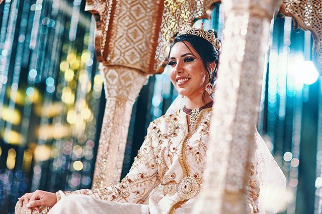 EttoreFra's tweet photo. “Something in your smile that brings the world to it’s knees, tumbling lullaby just a rollin soft upon the breeze…” (cit.) - Wedding in Marrakech - org. by @cocoonevents - ph @ettorefranceschi.
.
.
.
.
.
.
#weddingsph #weddinglove #weddingdayready #destinationweddingphotogra… https://t.co/rjt0ijgFay
