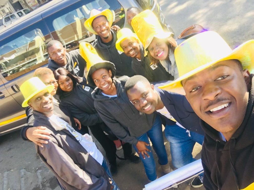 ashiet_tm's tweet photo. Smiles inbetween the digital journey!!! @EY_Africa @Hanniech @MsTendai #EYZimbabwe #EYDay #Risetothechallenge #BlueTeam #Education @TheHiggzBoson @ThandiGumbo @TatendaMChuma https://t.co/opne92TomQ