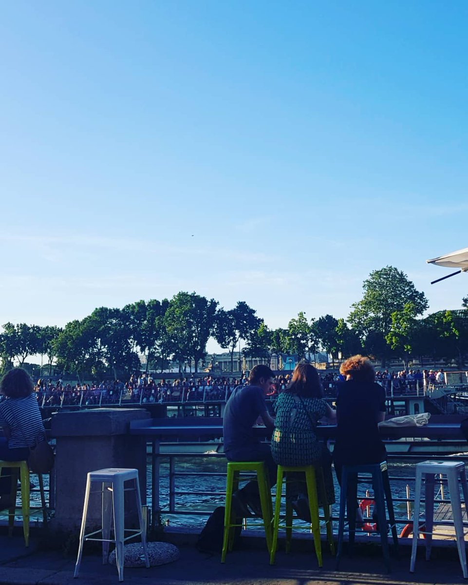vanessavalence1's tweet image. #PontAlexandre3 #paris 🗼 #guinguettes 🎶 #quaisdeseine #seine #findejournée #été 
GUINGUETTES : Paris est une fête !🗼🎶🍷🧀🥖🎡🖼🗼