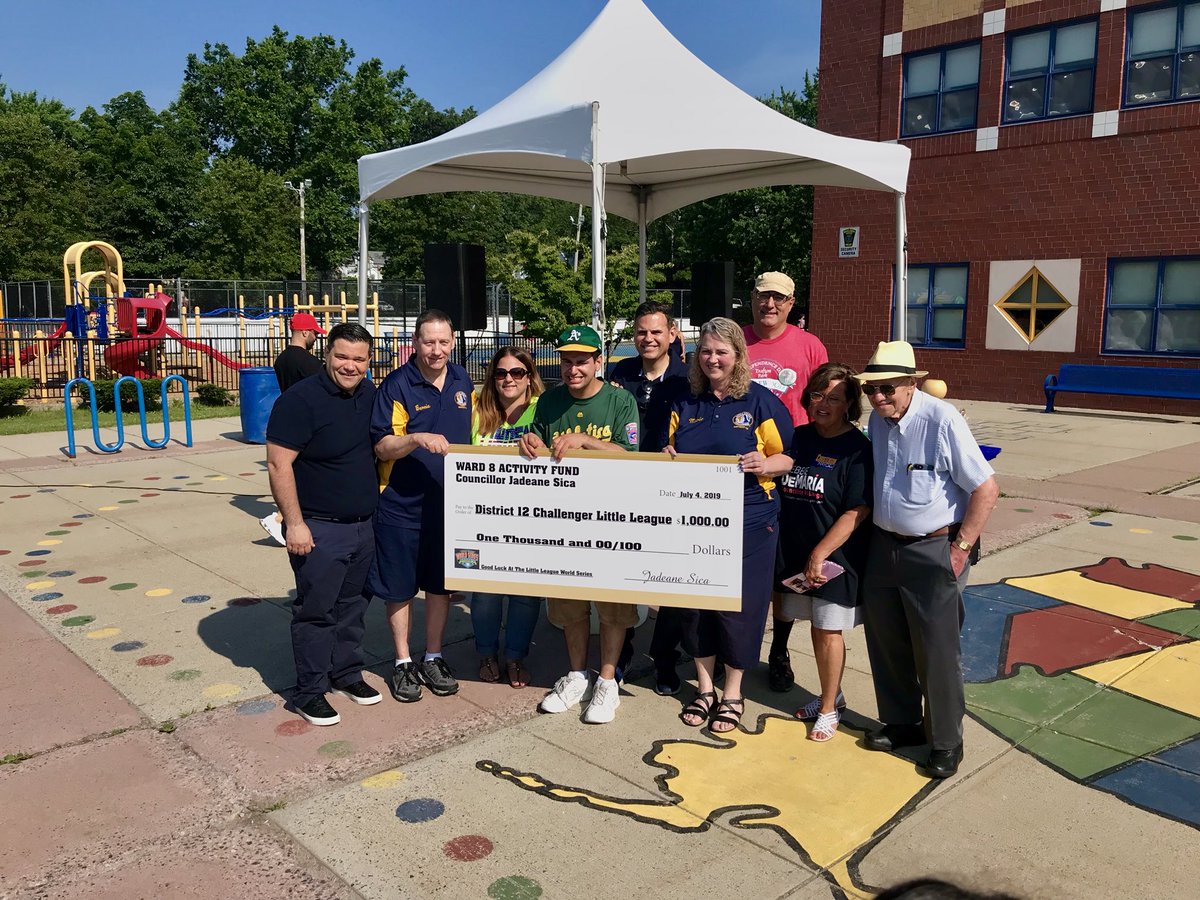 ElectGary's tweet image. #TeamGary had a blast today! 

Thank you to all the ward councillors, school committee members, and volunteers for all your hard work and dedication in making this such a special day for our city. 

Happy 4th of July

#OurMayor