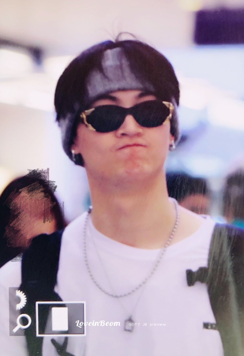 LoveinBeom0106's tweet photo. 190704 LAX🛬️

ʕ•ᴥ•ʔ

#GOT7 #갓세븐 #JB #재범 #제이비 
#GOT7_KEEPSPINNING
#GOT7WORLDTOUR https://t.co/4eNUNEJSYm