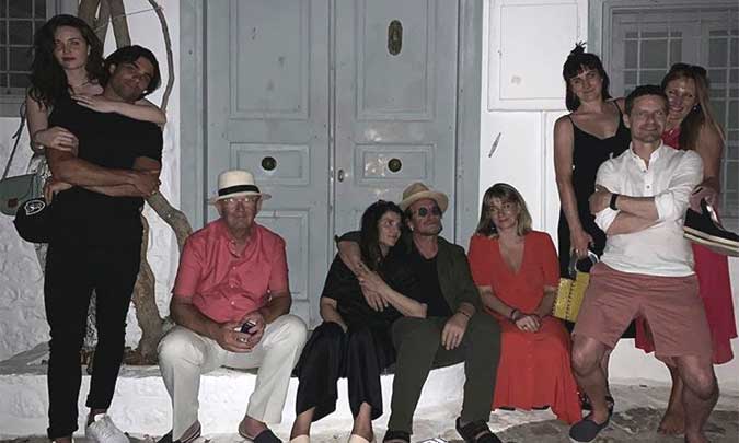 Agacharse Fascinar frontera Revista ¡HOLA! on Twitter: "Diego Osorio de vacaciones con Jordan Joy Hewson y su 'suegro', Bono, líder de U2 https://t.co/DrptugRd4h https://t.co/A6IC5MHrub" / Twitter Agacharse Fascinar frontera Revista ¡HOLA! on Twitter: "Diego Osorio de vacaciones con Jordan Joy Hewson y su 'suegro', Bono, líder de U2 https://t.co/DrptugRd4h https://t.co/A6IC5MHrub" / Twitter