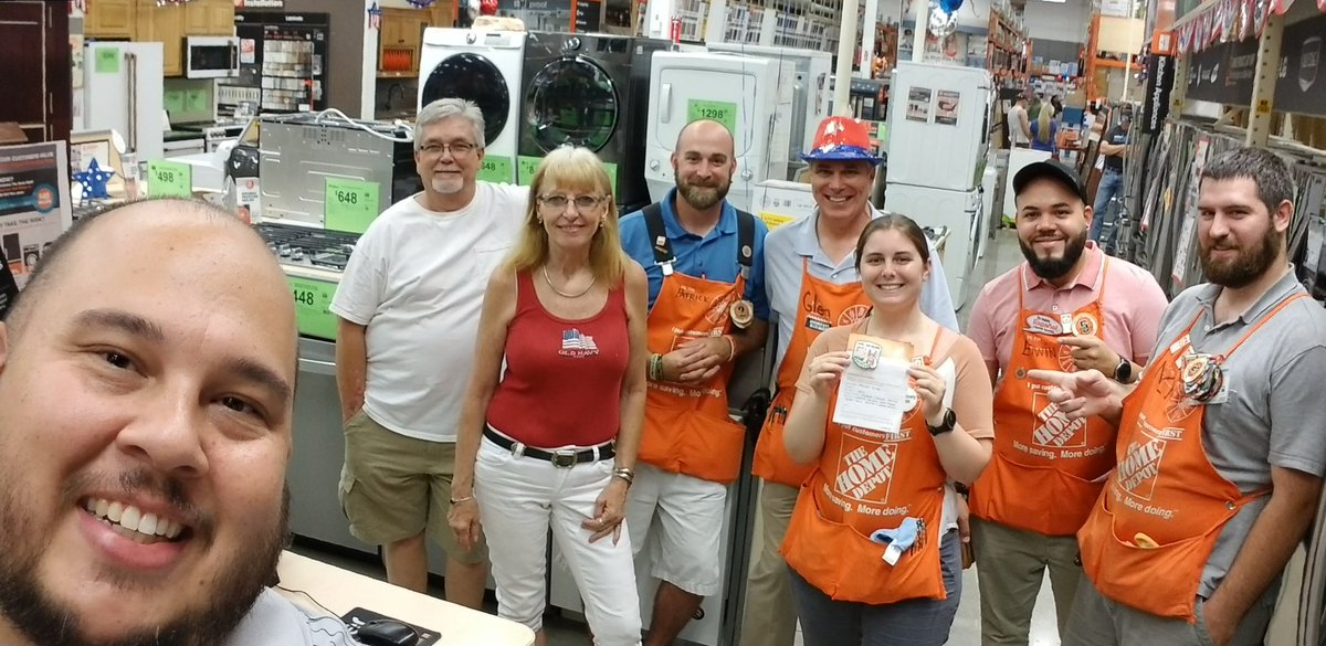 1joelwilson's tweet image. Recognizing Megan for excellent customer service. Thank you for taking care of our customers