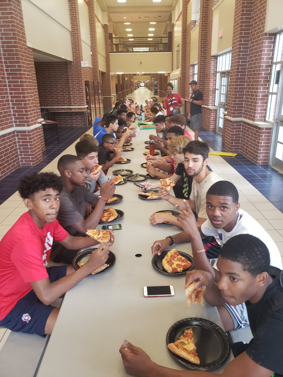 dawsonhoops's tweet image. Last day of Strength &amp;amp; Speed Camp yesterday!   Proud of the work our Eagles put in over the Summer!  #EaglesSoar #strengthandspeed