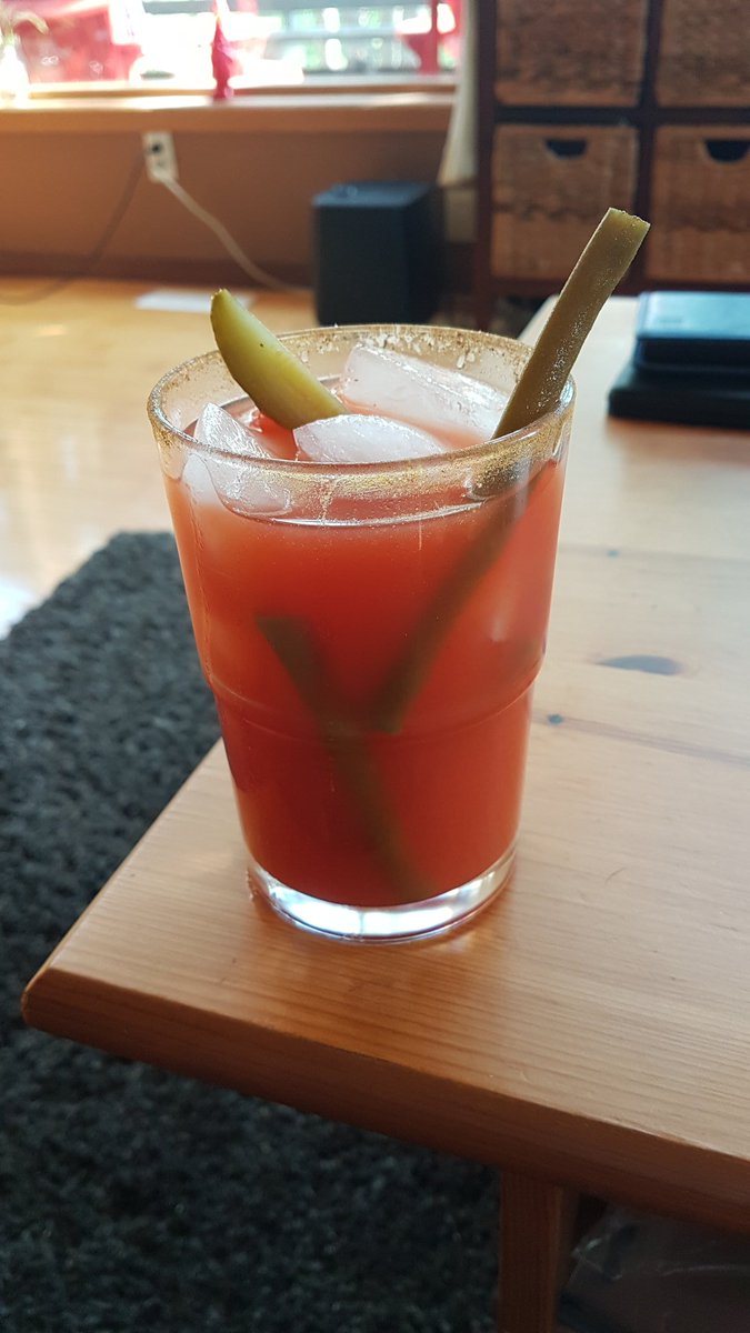 SensGladiator's tweet photo. #Caesar with #topself pickle moonshine, drunk pickle spear and spicy green beans. 👌 https://t.co/jx0ivE2Qfz