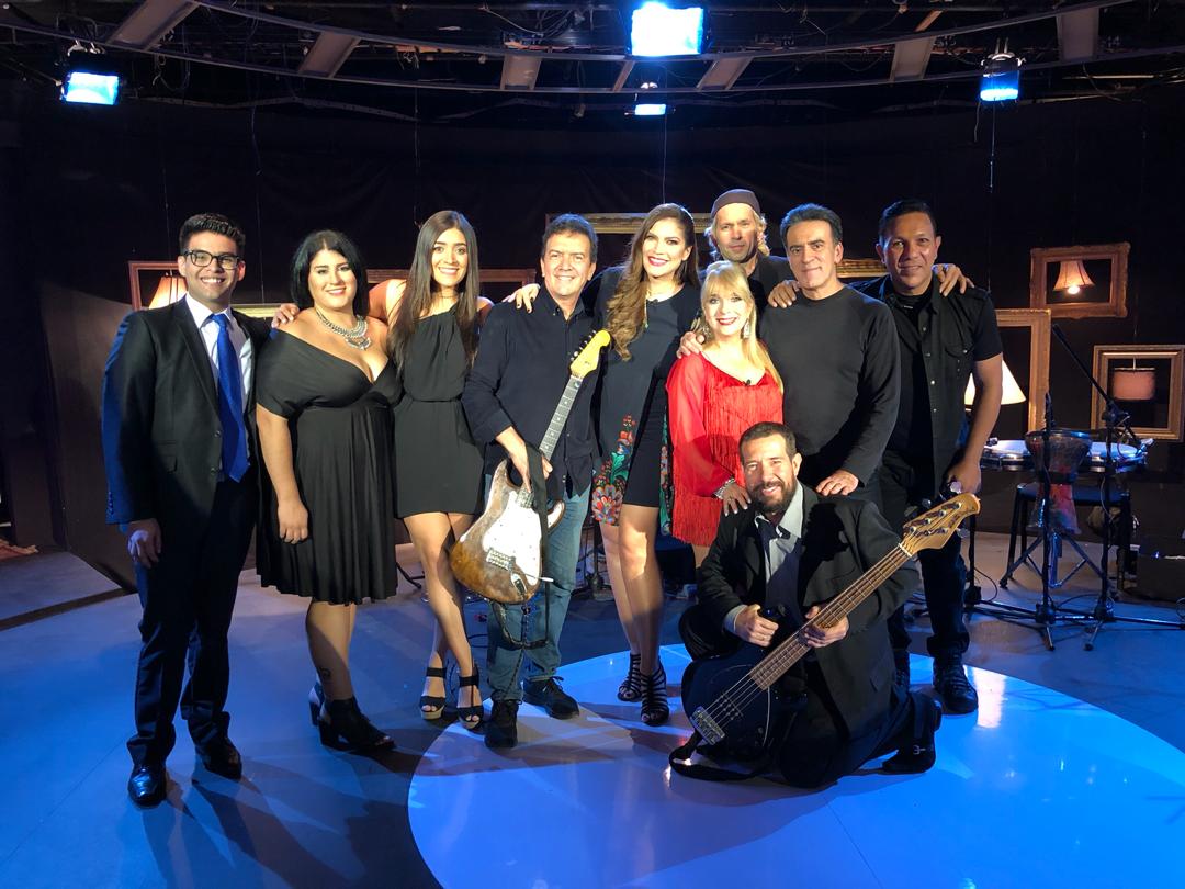 EspecialconLy's tweet photo. ¡Se acabó la espera! HOY tendremos con nosotros a la estupenda cantante @dDeliae. No te pierdas este Especial que estará cargado de sorpresas y la más espléndida música. Sintoniza @TelevenTV (7:00 pm) #LyConDelia https://t.co/A05jZBcaJt
