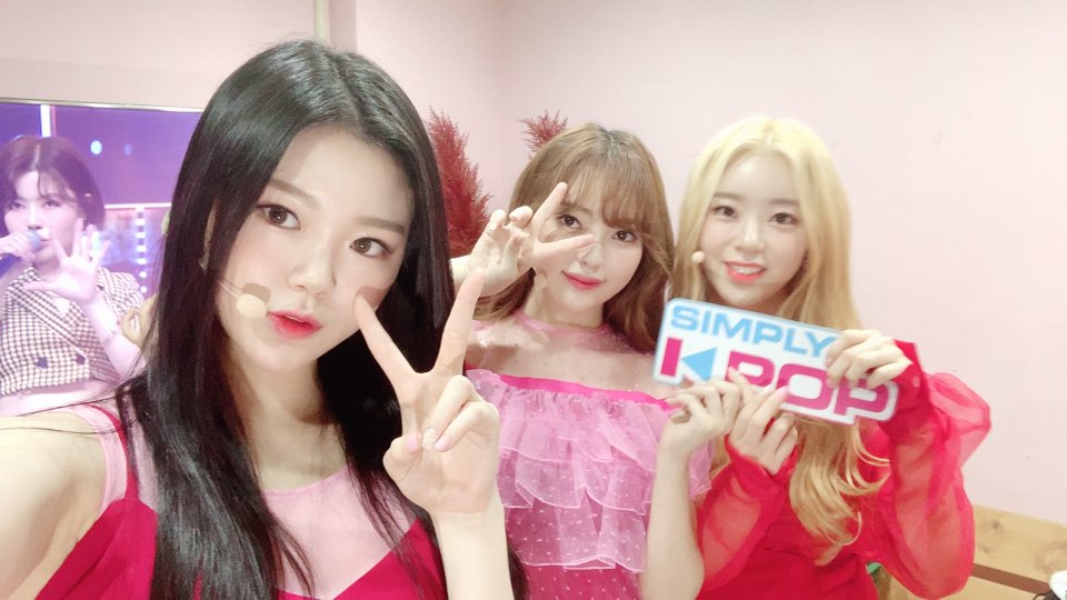 시선을 뗄 수 없는 무한한 흡입력~
넘치는 섹시미에 타는듯한 목마름을 느낀다면...
 
금요일 낮 1시 #러스티 와 함께 
#심플리케이팝 같은 시원한 무대를 즐겨보는 건 어떨까요?

#목말라 #손떨림주의 #SimplyKpop