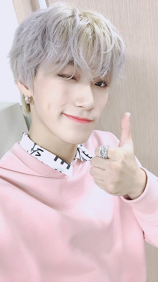 ATEEZofficial's tweet image. [#산] 보고싶은 에이티니❤️
오늘도 사랑해요❤️
조금만 서로 꾹 참아요😊
#ATEEZ #에이티즈