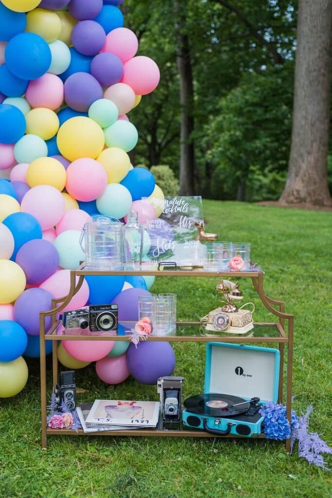 falsegoddess13's tweet photo. Look at this taylor swift themed wedding  (+) https://t.co/J5QhIet5a3