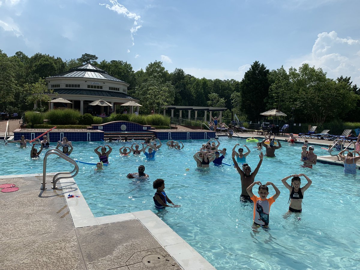 WilliamsburgFun's tweet image. Dancing the YMCA in the pool at our Independence Day Pool Party. #PoolParty #DRFourthofJuly #PACIndependenceDay #GreenspringsActivities