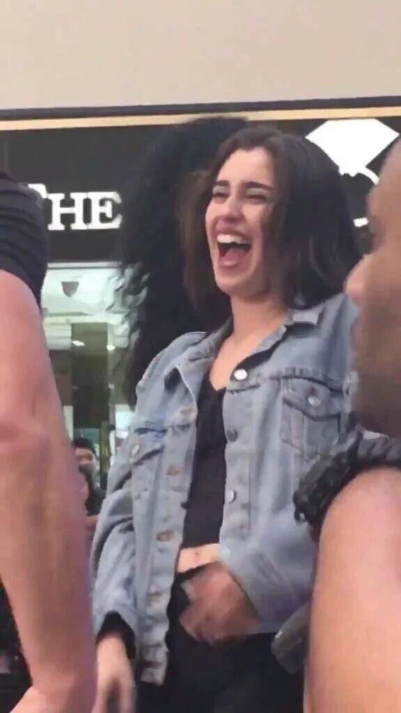 swanregui's tweet photo. No me importa si no te gusta Lauren. No me importa si no eres stan de Lauren. No me importa si odias a Lauren. No me importa quien eres pero si miras este tweet estás obligado a responder “amo a Lauren Jauregui” y dejar una foto/gif de ella. https://t.co/8MbQ06Uigb