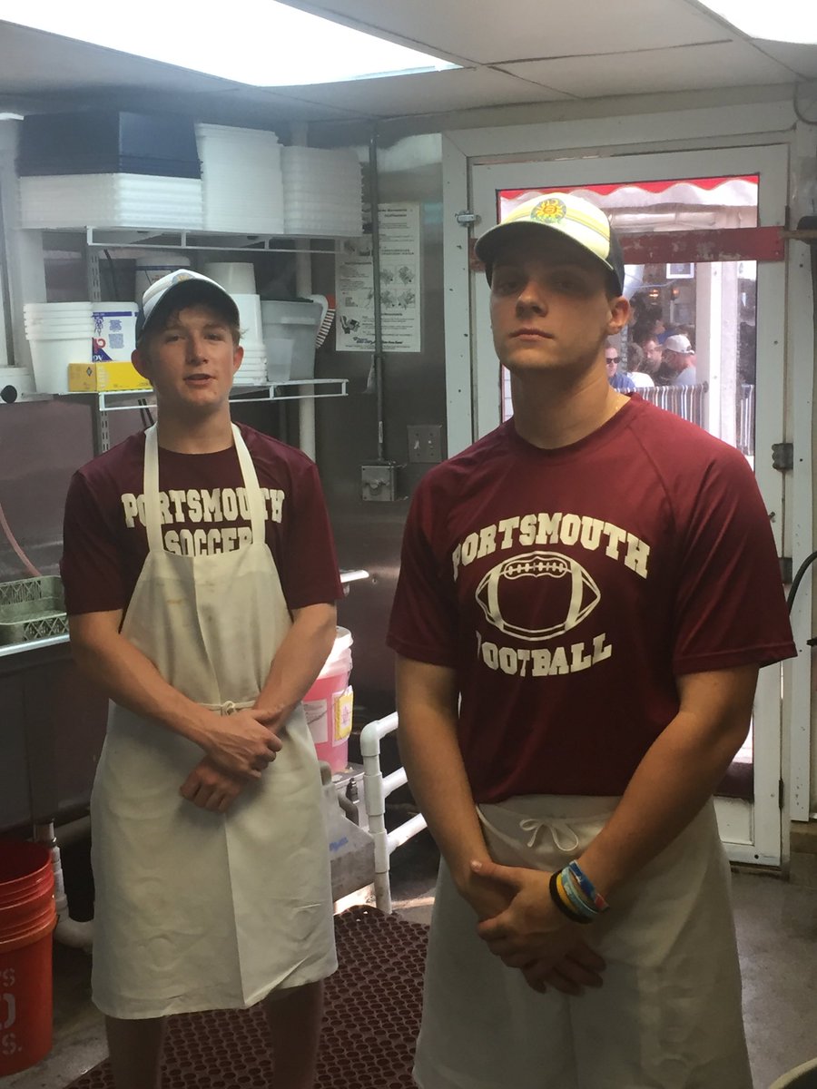 For the 4th we got Portsmouth’s Proudest and Cleanest Dish Pit this side of the Mississippi ... #spotless  #professionalsonly #spidey&amp;charmin #ofl #diduexpectless