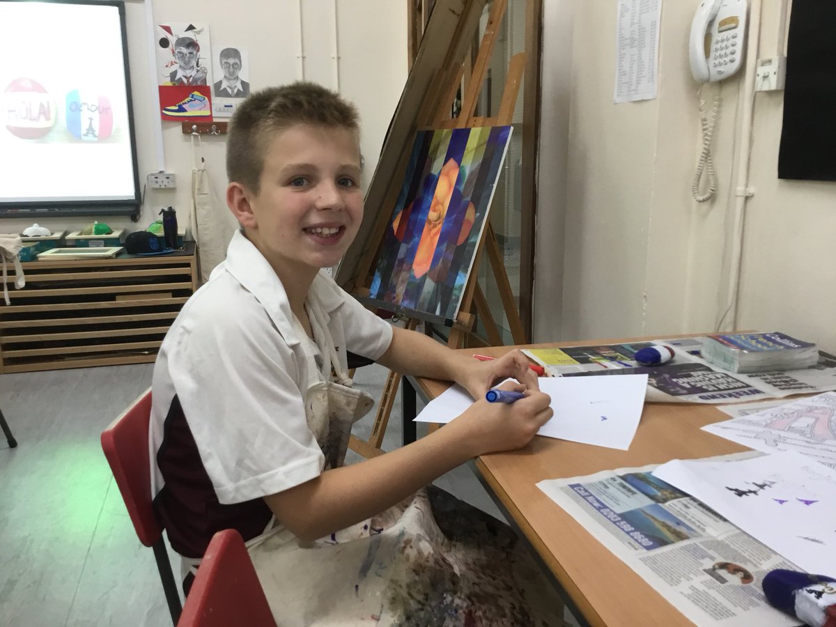 Highclare_MFL's tweet photo. After a busy morning of Bhangra and Zumba, the U3rds spent a relaxing afternoon painting language stones🎨🇩🇪🇫🇷🇪🇸Well done to Lancaster for the best collection of stones🥇🎉 #Highclare #languagestones #painting #funafternoon https://t.co/JMHgPXVEZ5