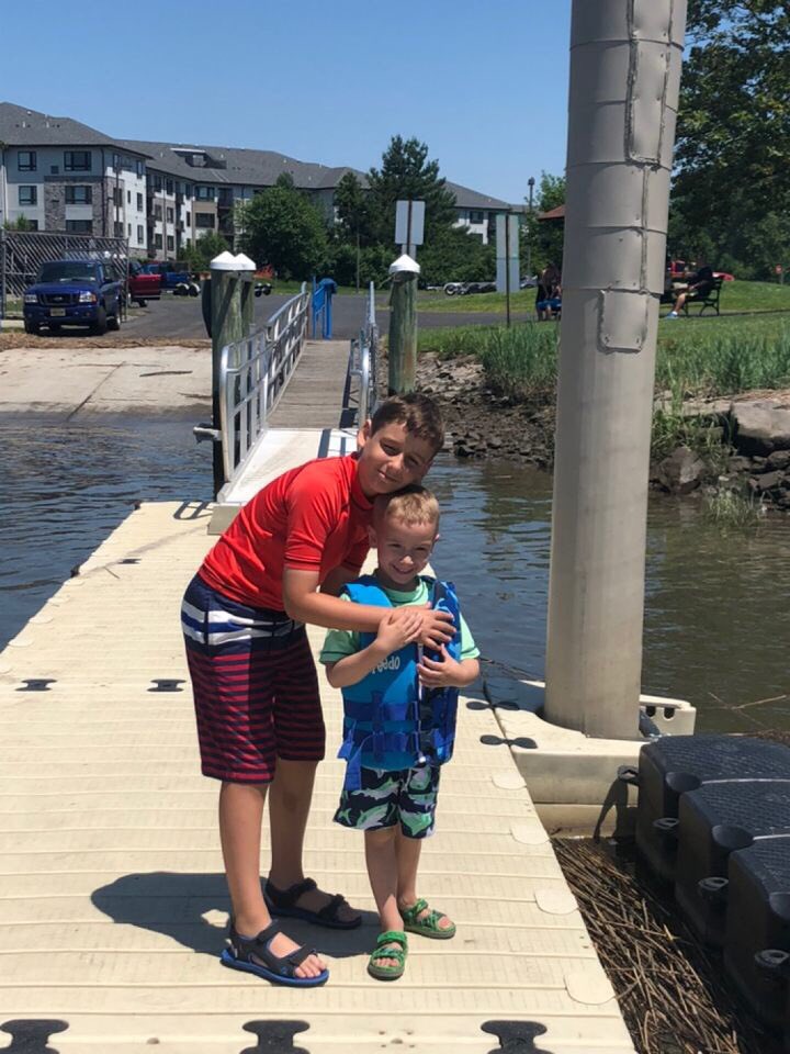 FDUKnightsWBB's tweet photo. Happy 4th of July from our family to yours !! ๐บ๐ธ๐โฅ๏ธ๐ #uKnighted #fduwbb https://t.co/nVHeLT3myL