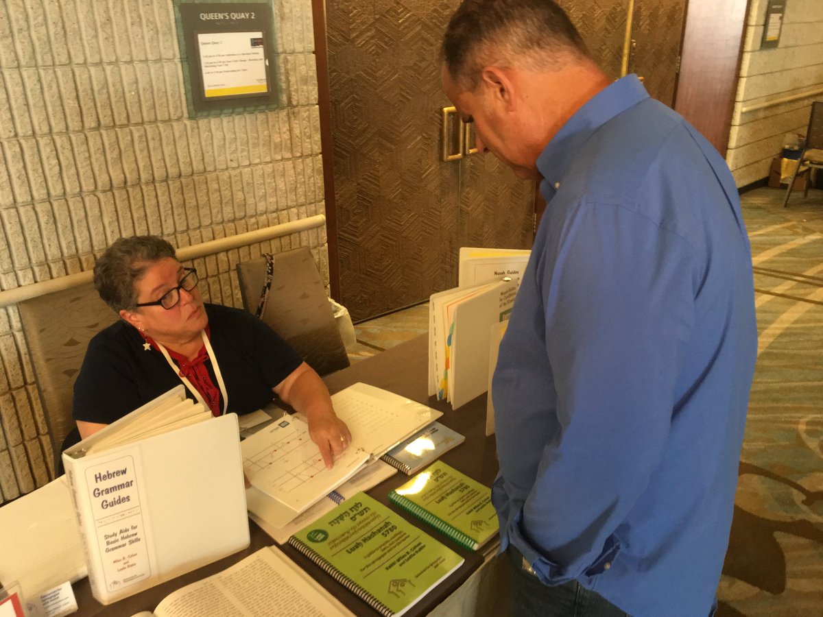 FluffyRubin's tweet image. Dorrie Berkowitz of “Resources for Synagogue &amp;amp; Home” explaining their publications at #FJMC2019 in #Toronto