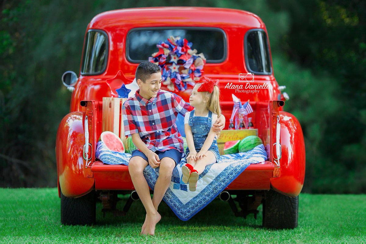 ADPhotography18's tweet photo. Happy 4th of July everyone!🍉💙❤️🇺🇸⁣

#AlanaDaniellePhotography #FourthOfJulyMinis #FourthOfJulyPhotoshoot #RedWhiteAndBlue #RedWhiteAndBluePhotography #FourthOfJuly #ChildrensPhotography #FourthOfJulyPoses #ChildrensPoses #JustGoShoot #HoustonPhotography #HoustonPhotographer https://t.co/zEGOcn4mxH