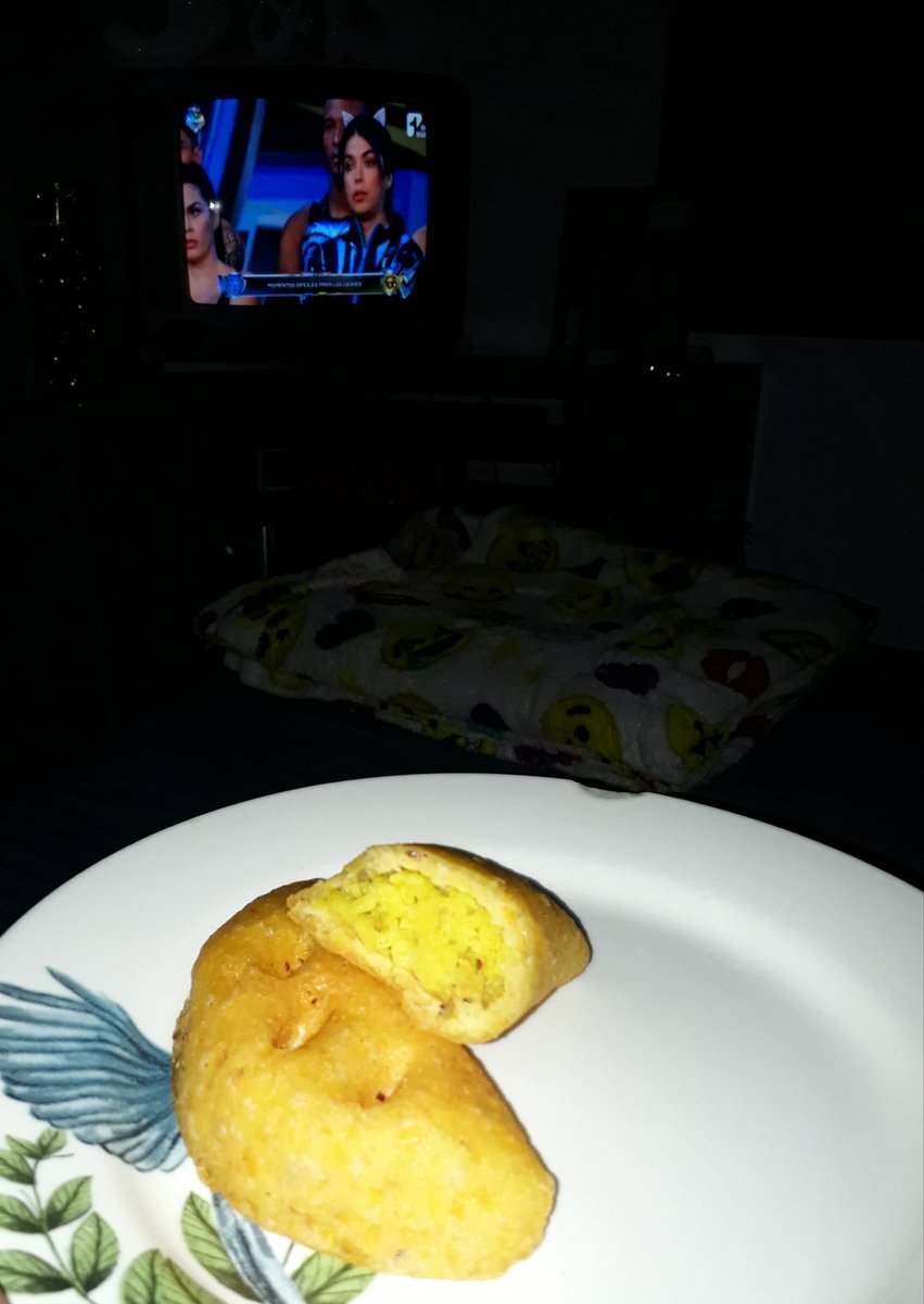 SlendyJ's tweet photo. @GuerrerosCol  Viendo el mejor programa #CobrasVsLeones   
#SoyCobra https://t.co/oF98qcmqbr