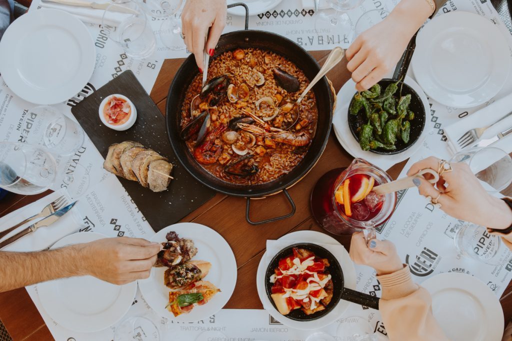 Where To Find the Most Authentic Food Experiences in Barcelona polkadotpassport.com/where-to-find-…