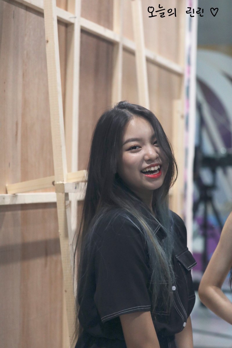 rainieizsa09's tweet photo. Love you 😘 @cherrybullet 

#DEARLinlin #HappyLinLinDay https://t.co/jmbArBE8ed