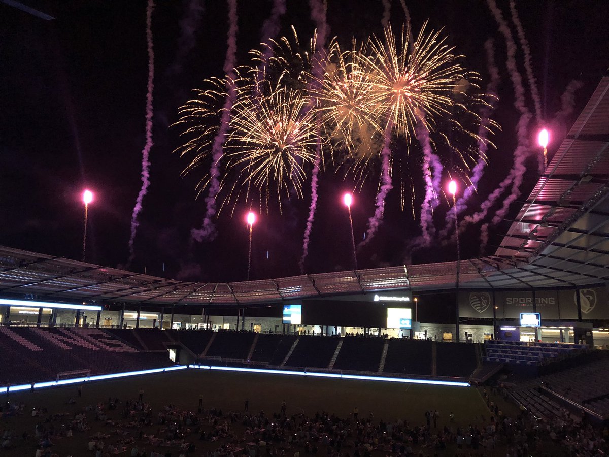 TeamKansasCity's tweet image. Happy 4th from TeamKC! #MyKC #CreativeKC