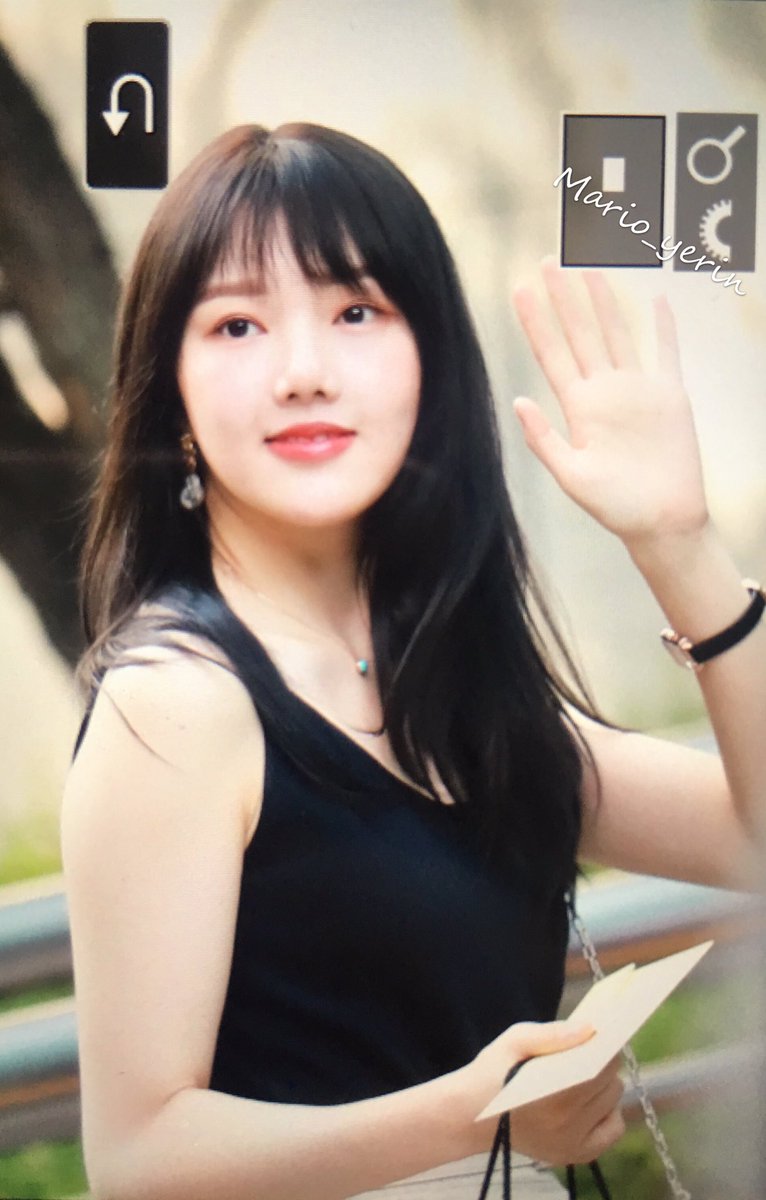Mario_yerin's tweet photo. 190705  KBS 출근하다
#GFRIEND #여자친구 @GFRDofficial   
#예린 #YERIN #정예린 #イェリン https://t.co/4gEL87g6aY