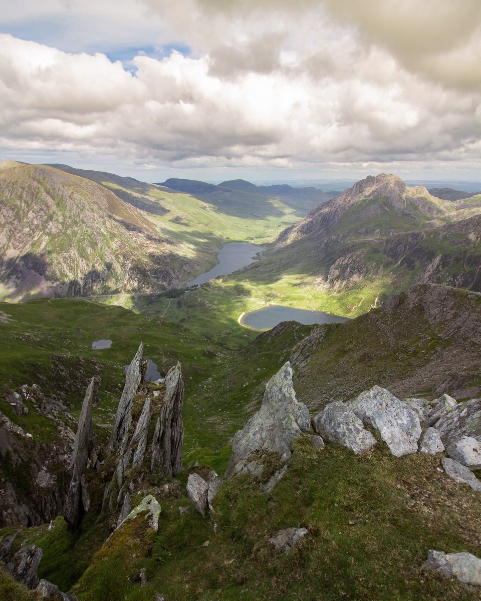 Epic views over the Ogwen Valley, anyone camped at this spot?

#snowdonia #thewalescollective #explore #photograghy