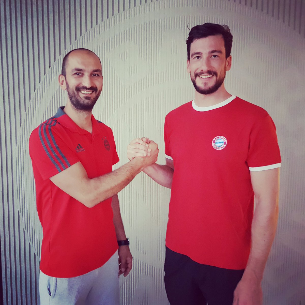 Heute möchten wir euch Neuzugang Nr. 4 vorstellen: Dominik Ramspott wird den Rückraum verstärken. Er hält sich seit Anfang des Jahres bei den Bazis fit und möchte noch einmal richtig durchstarten. Dann gib mal Gas, Dominik! #miasanbazis #miasanhandball #vorbereitung #aufgehts