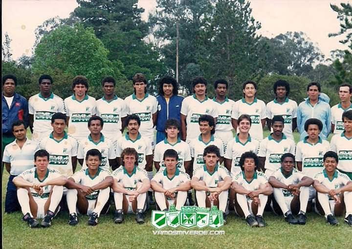 MartinezVox's tweet photo. No podía faltar el gran Oscar Cordoba quien inició su carrera en @nacionaloficial en 1988, tercer arquero detrás de @higuitarene y Oswaldo "Sombra" Duran @HistoriaVerde https://t.co/9p31cctLEG