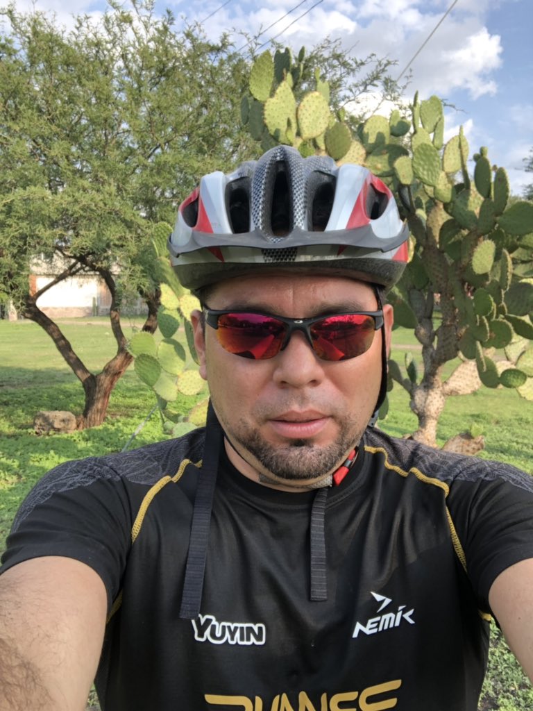 CsarCscs's tweet photo. Los paisajes lo mejor 🌲🌳⛰🏔@RinesChuecosRomita @mtbpromag @Solobici_MTB @100x100BikeMTB @mtbymas @yoelegicorrer1 @Yodeportescom @LoveRunSmile @DondeCorrerCDMX https://t.co/aB6WKgjW7A