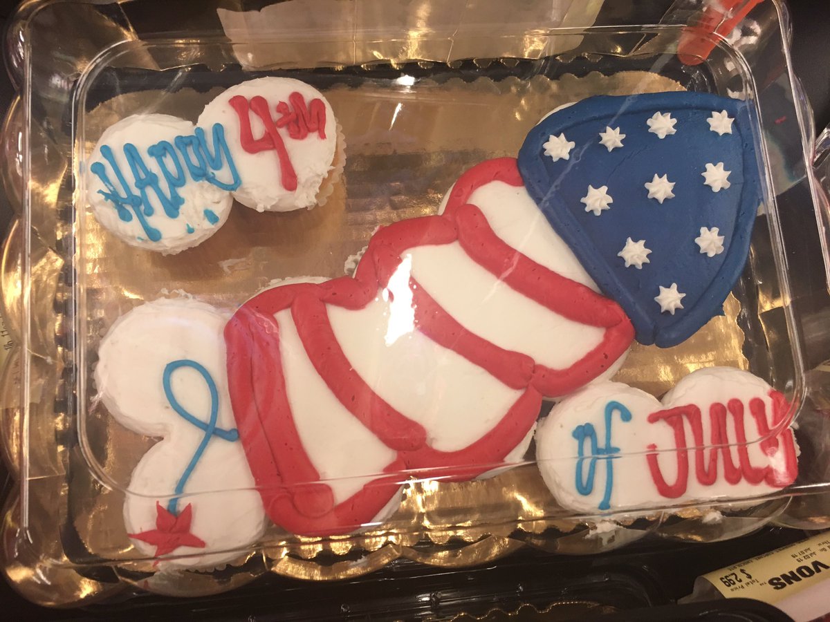lptalkdoc's tweet photo. What in the heck @vons 😂😂 #stuffthatlookslikestuff #Happy4th https://t.co/OTYmlq01Mi