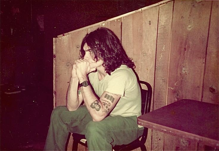 zzzkpdzzz's tweet photo. Henry Rollins, Black Flag, September 1984, The Lawrence Opera House, Kansas. Photo by Geg Blair

#punk #punks #punkrock #punksnotdead #staypunk #hardcorepunk #blackflag #henryrollins #history #punkhistory #historyofpunk https://t.co/yDk7bDMlQC