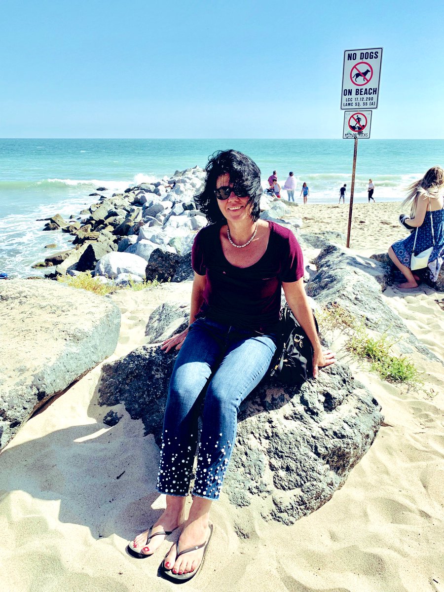 Real_DARGI's tweet photo. #MyGirls #4thJuly2019 #MALIBU
#CALIFORNIA #GLADSTONES
@GladstonesWCS @CityofMalibu #Sun #Sand #Beach #Surf #Fun
#GreatFood #Drinks #DESSERT🎂
#USA #Canada #Global #Musician #Songwriter #Music #Happiness #Love Our #DARGI #Family♥️🎵
😎👩🏻😻 https://t.co/xUgSqbPwbO